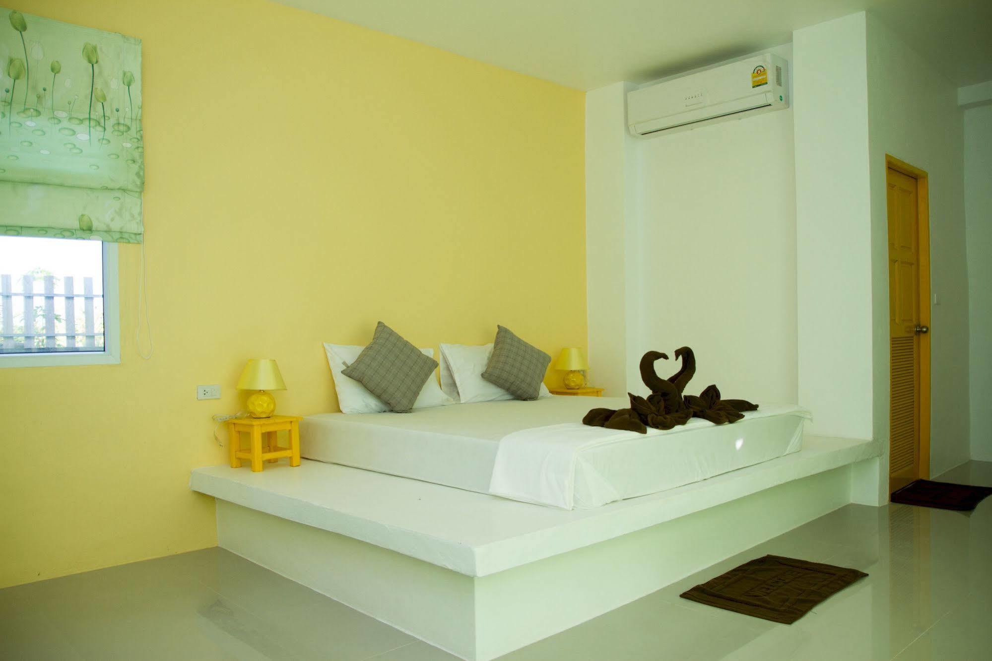 Keereelay Hotel Koh Lanta Exterior photo