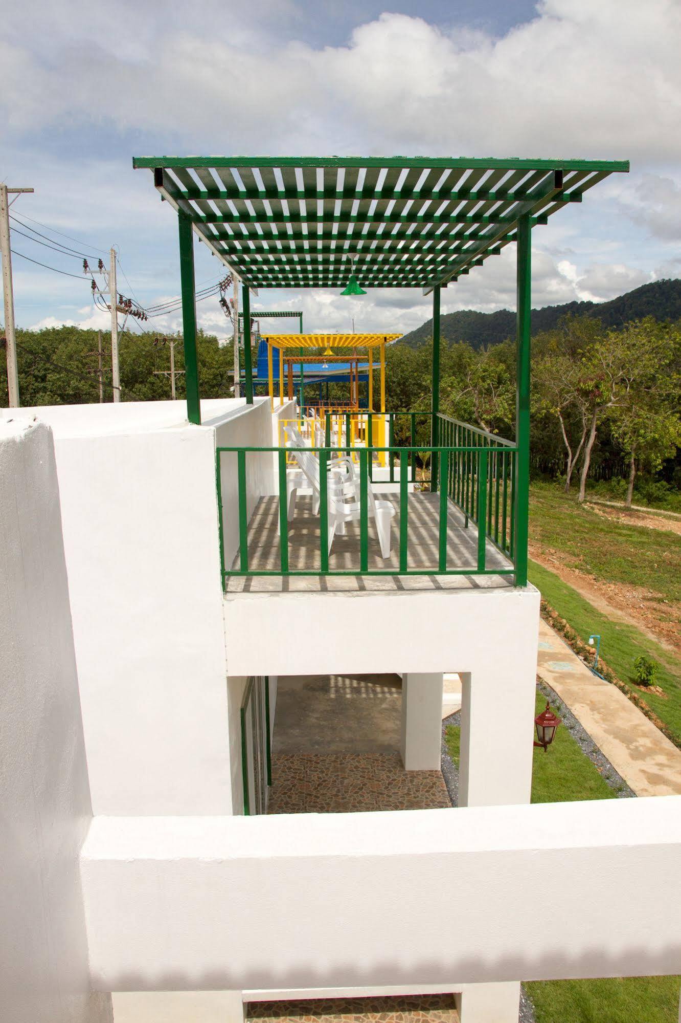 Keereelay Hotel Koh Lanta Exterior photo